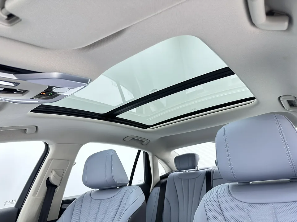 Hongqi H5 PHEV 170 Super Hybrid Edition 2025 — миниатюра 5