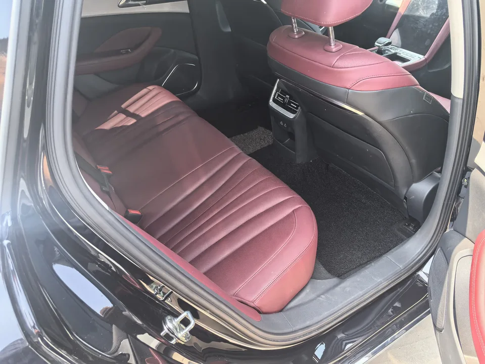 Hongqi H5 Hongqi H5 2025 2.0T Automatic Flagship 500,000 Commemorative Edition 2025 — миниатюра 2