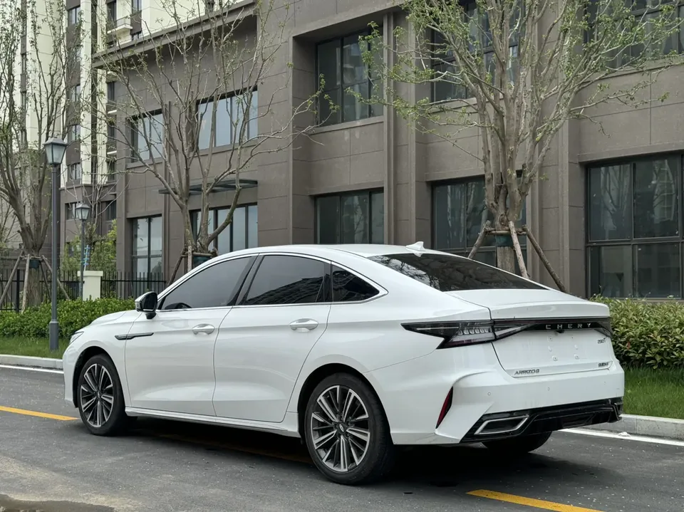 Chery Arrizo 8 1.6TGDI DCT Intelligent 2024 — миниатюра 4