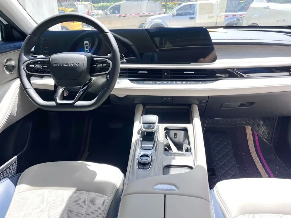 Chery Arrizo 8 1.6TGDI DCT Elegant 2023 — миниатюра 3