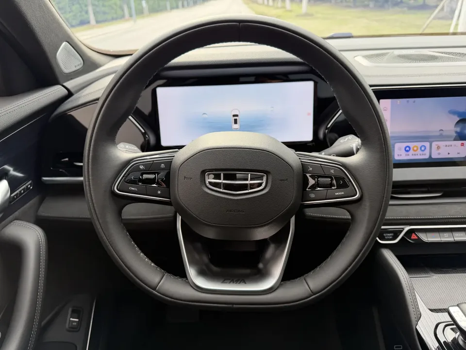 Geely Monjaro Xingyue L 2024 2.0TD High Power Automatic 2WD Skyline Edition 2024 — миниатюра 3