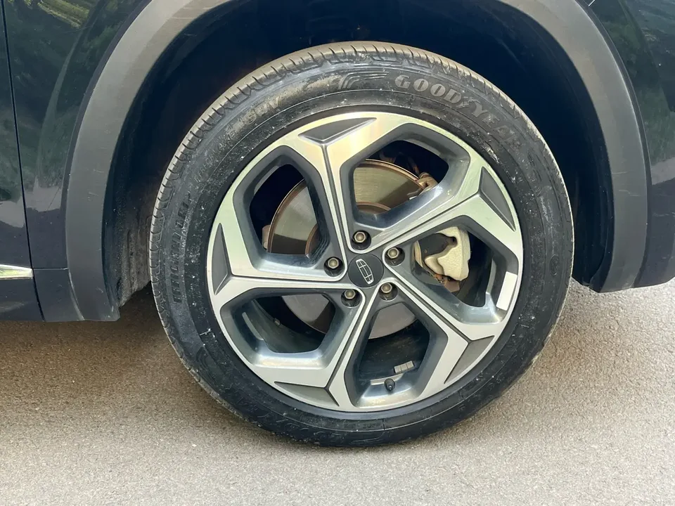 Geely Monjaro Xingyue L 2024 2.0TD High Power Automatic 2WD Yunqi Edition 2024 — миниатюра 3