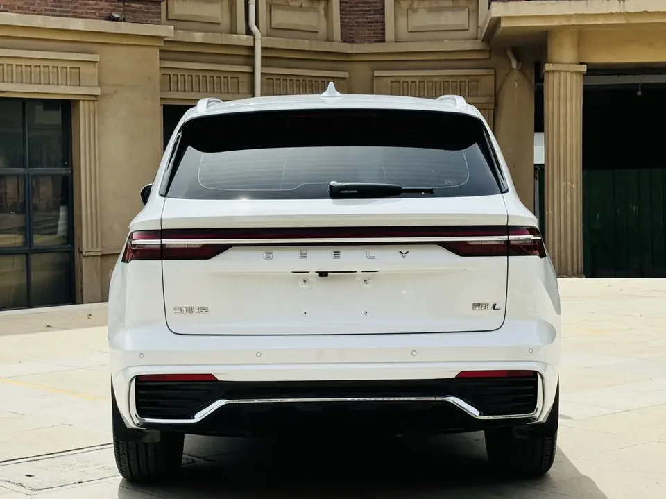 Geely Monjaro 2.0TD DCT EVO two-wheel drive premium model 2024 — миниатюра 2