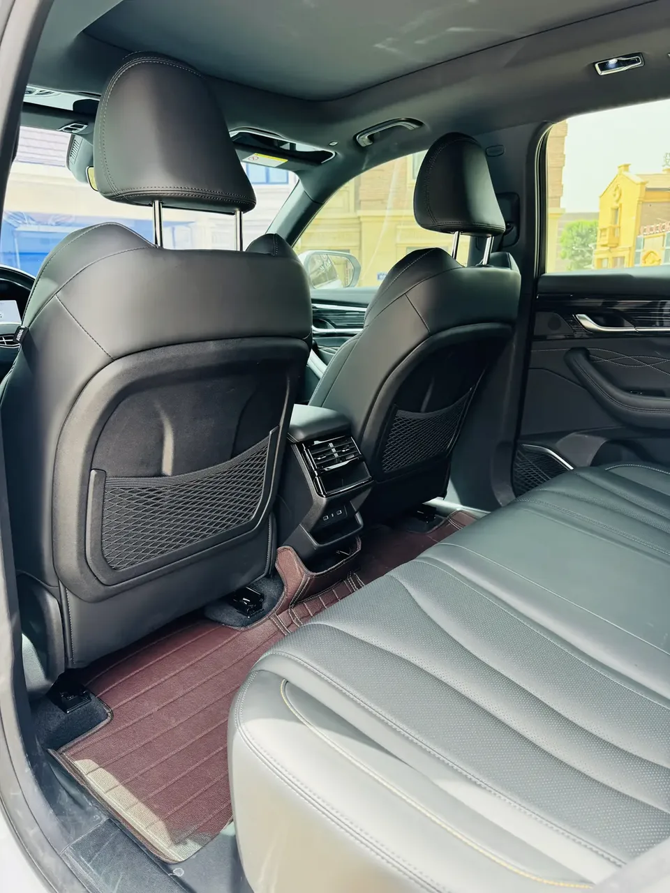 Geely Monjaro 2.0TD DCT EVO two-wheel drive premium model 2024 — миниатюра 5