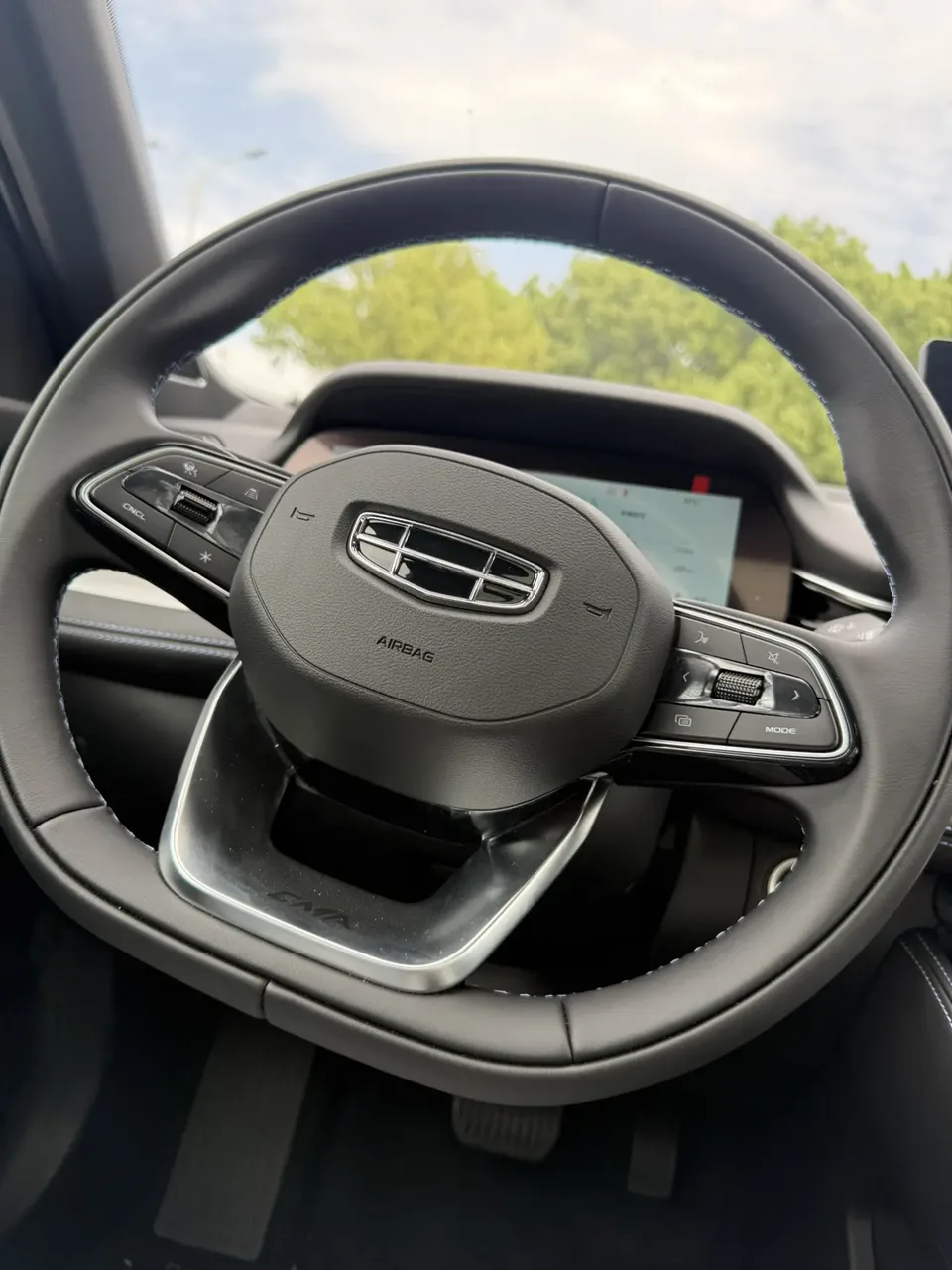 Geely Xing Rui Xingrui 2025 1.5T Dongfangyao Jinghong Edition 2026 — миниатюра 4