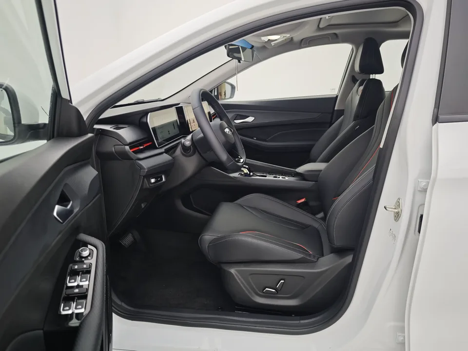 Geely Binrui Binrui Binrui COOL 1.5T DCT Longteng Edition 2025 — thumbnail 4