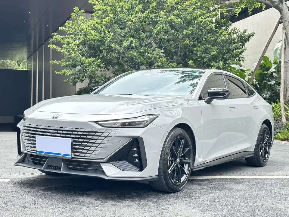 Changan UNI-V 2024