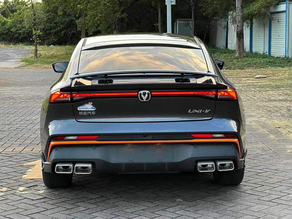 Changan UNI-V 2.0T Classic Sports 2024 — миниатюра 2