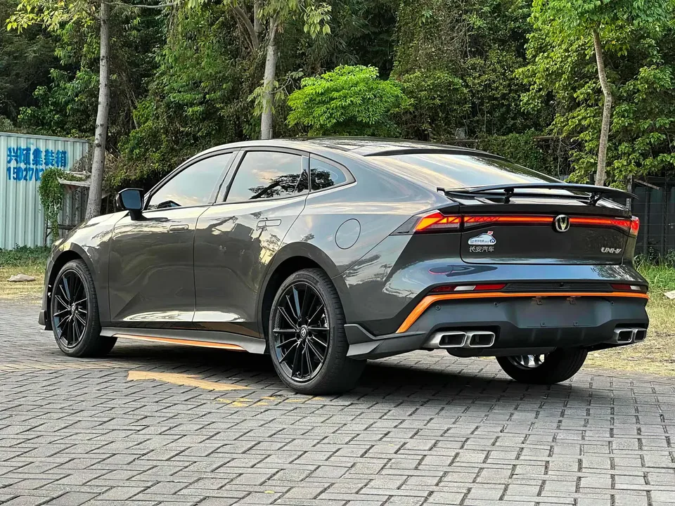 Changan UNI-V 2.0T Classic Sports 2024 — миниатюра 4