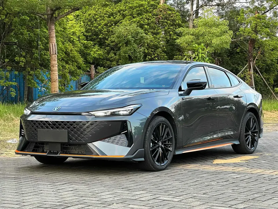 Changan UNI-V 2024