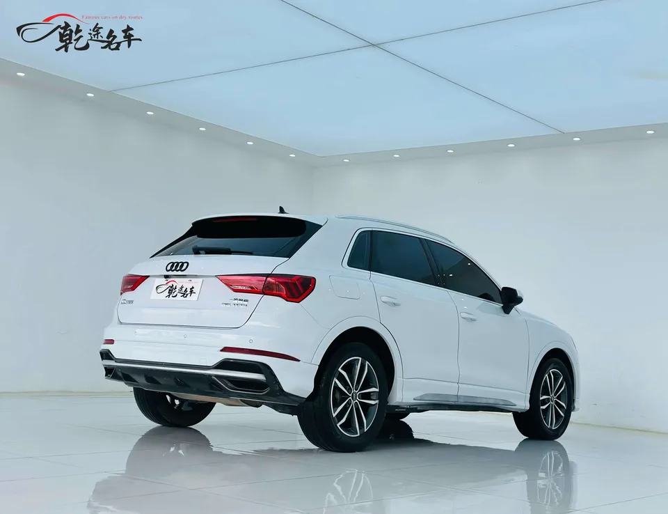 Audi Q3 Audi Q3 2022 35 TFSI aggressive and dynamic model 2022 — миниатюра 2