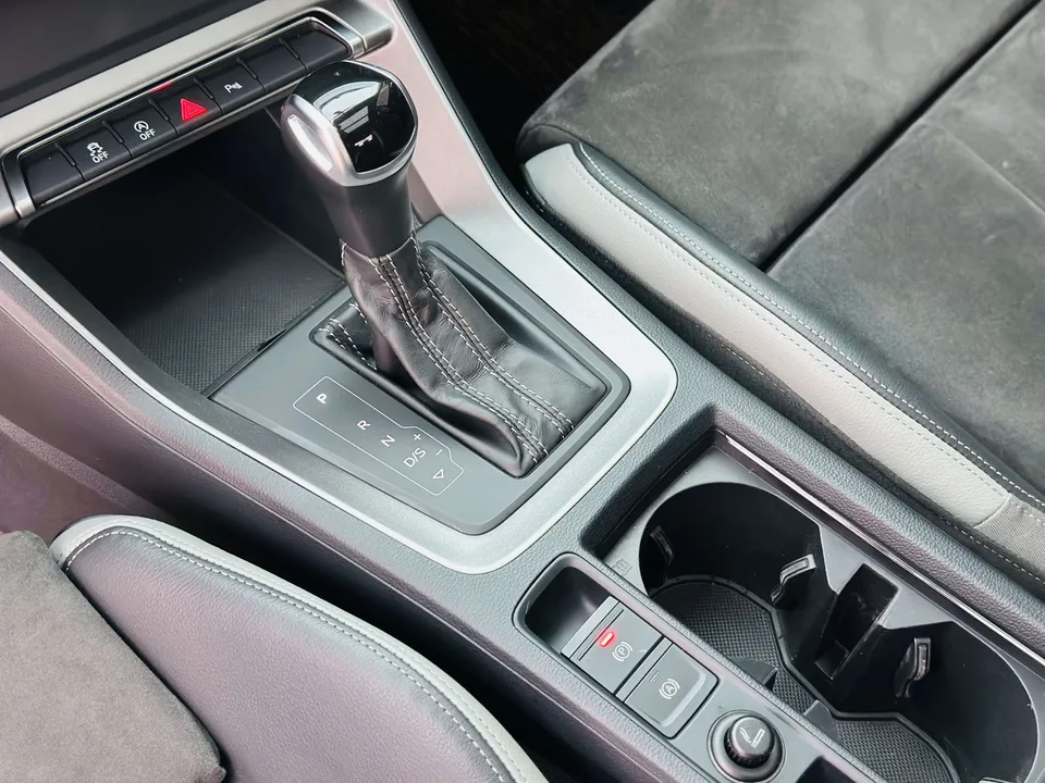 Audi Q3 Audi Q3 2022 35 TFSI aggressive and dynamic model 2022 — миниатюра 4