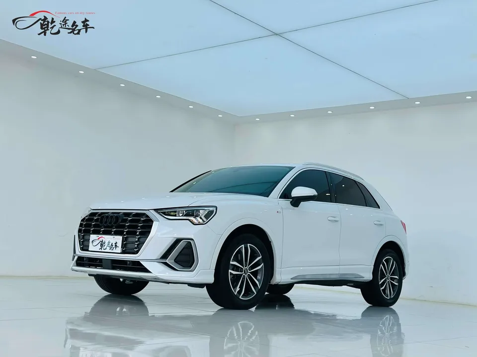Audi Q3 Audi Q3 2022 35 TFSI aggressive and dynamic model 2022 — фото 1, купить с доставкой в Москву