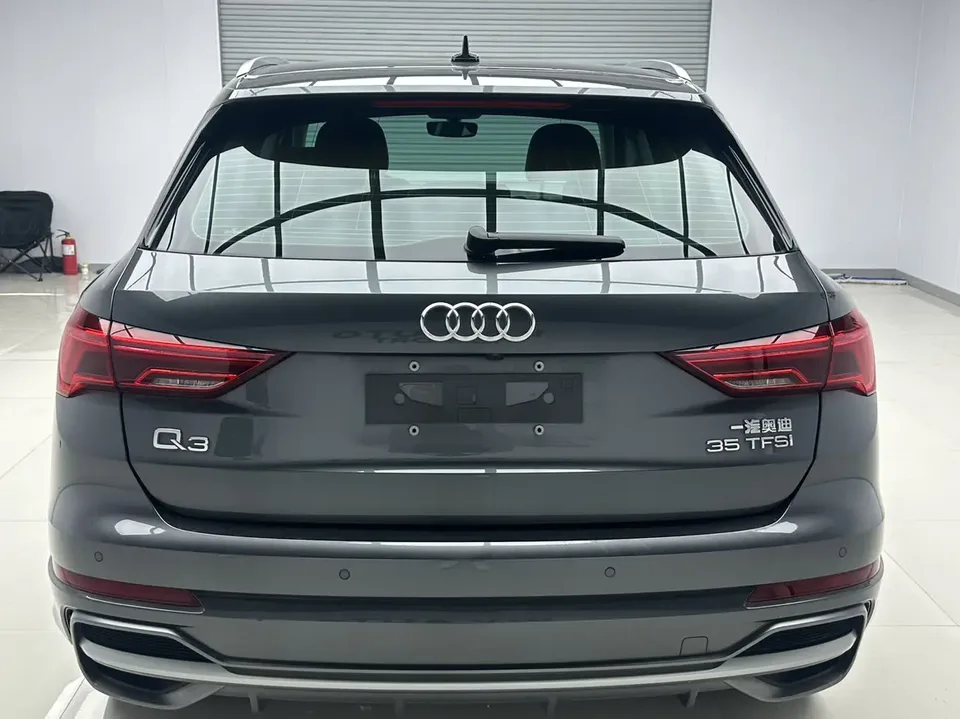 Audi Q3 Audi Q3 2022 35 TFSI Fashionable and Dynamic 2022 — миниатюра 2