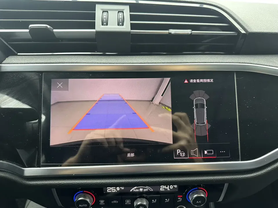 Audi Q3 Audi Q3 2022 35 TFSI Fashionable and Dynamic 2022 — миниатюра 3