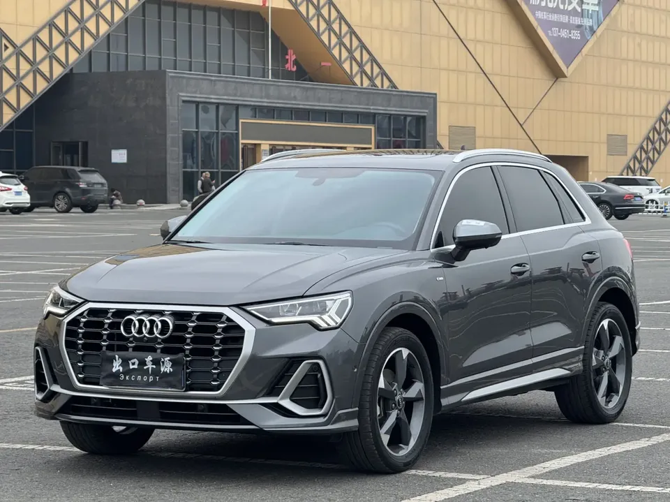Audi Q3 Audi Q3 2022 35 TFSI Fashionable and Dynamic 2023 — миниатюра 5