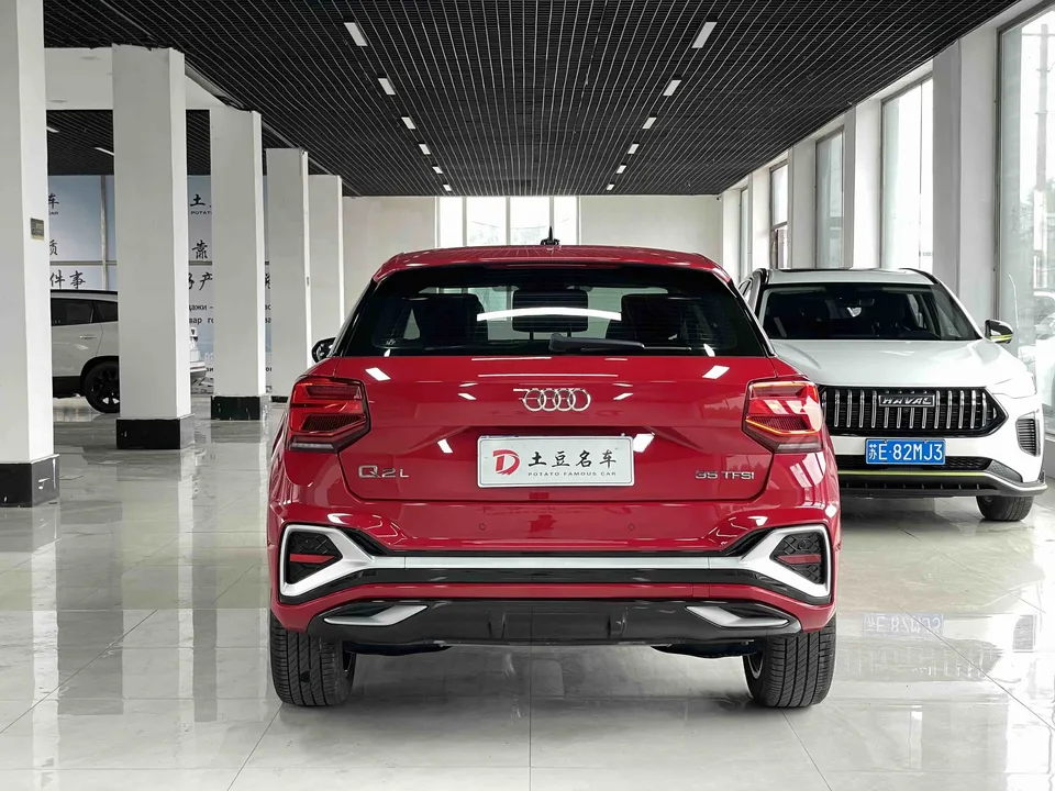 Audi Q2L Audi Q2L 2022 35 TFSI aggressive and dynamic model 2022 — миниатюра 2