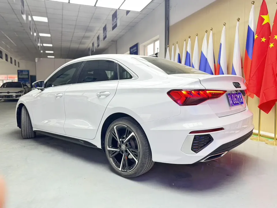 Audi A3 A3L Limousine 35 TFSI Fashion Sports 2022 — миниатюра 2