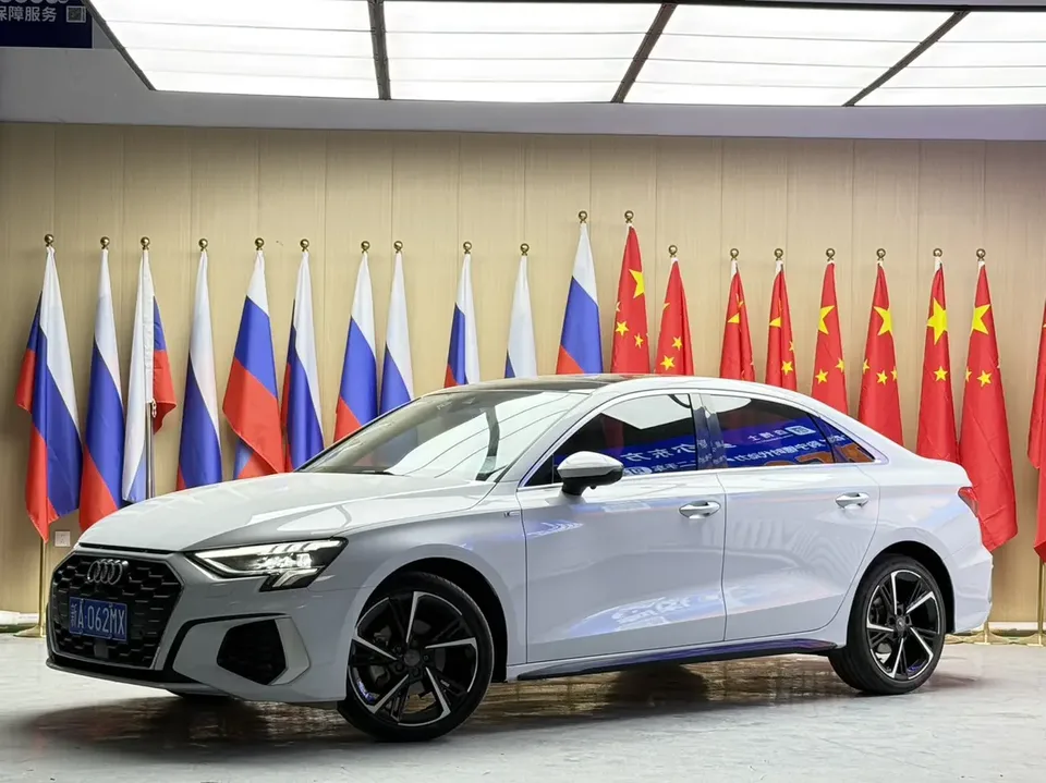 Audi A3 A3L Limousine 35 TFSI Fashion Sports 2022 — фото 1, купить с доставкой в Москву