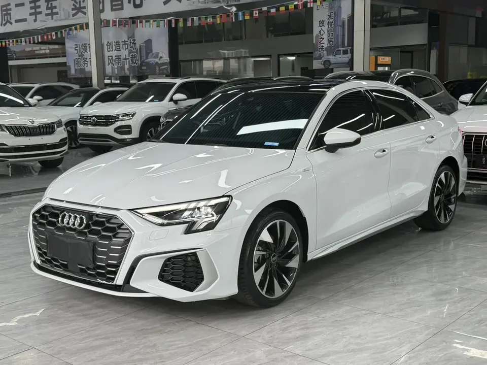 Audi A3 A3 A3L Limousine 35 TFSI Fashion Sports 2023 — photo 1, buy with delivery to Moscow