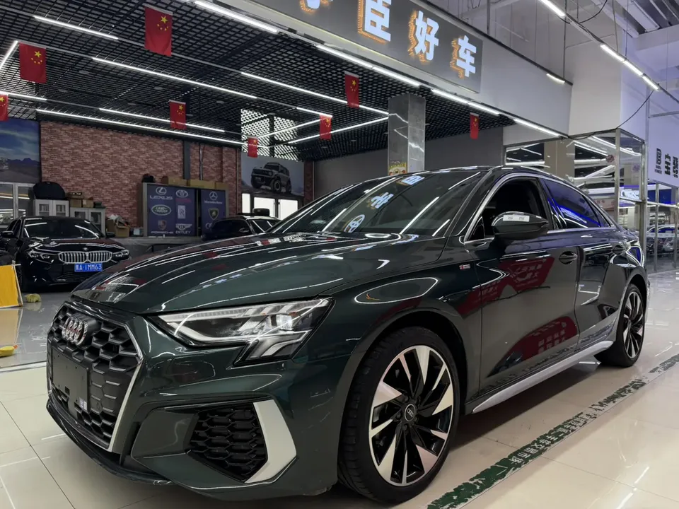 Audi A3 A3L Limousine 35 TFSI Fashion Sports 2022 — фото 1, купить с доставкой в Москву