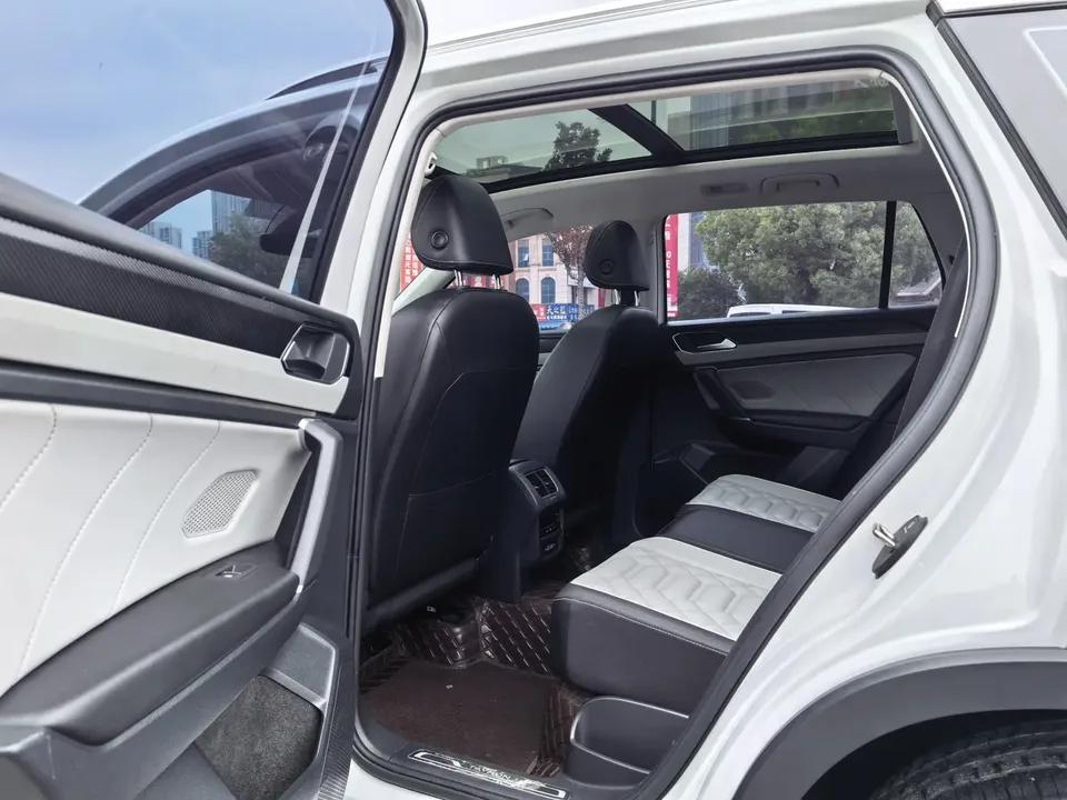 Volkswagen Tayron Tanyue 2023 280TSI 2WD Luxury Plus Advanced Edition 2023 — миниатюра 3
