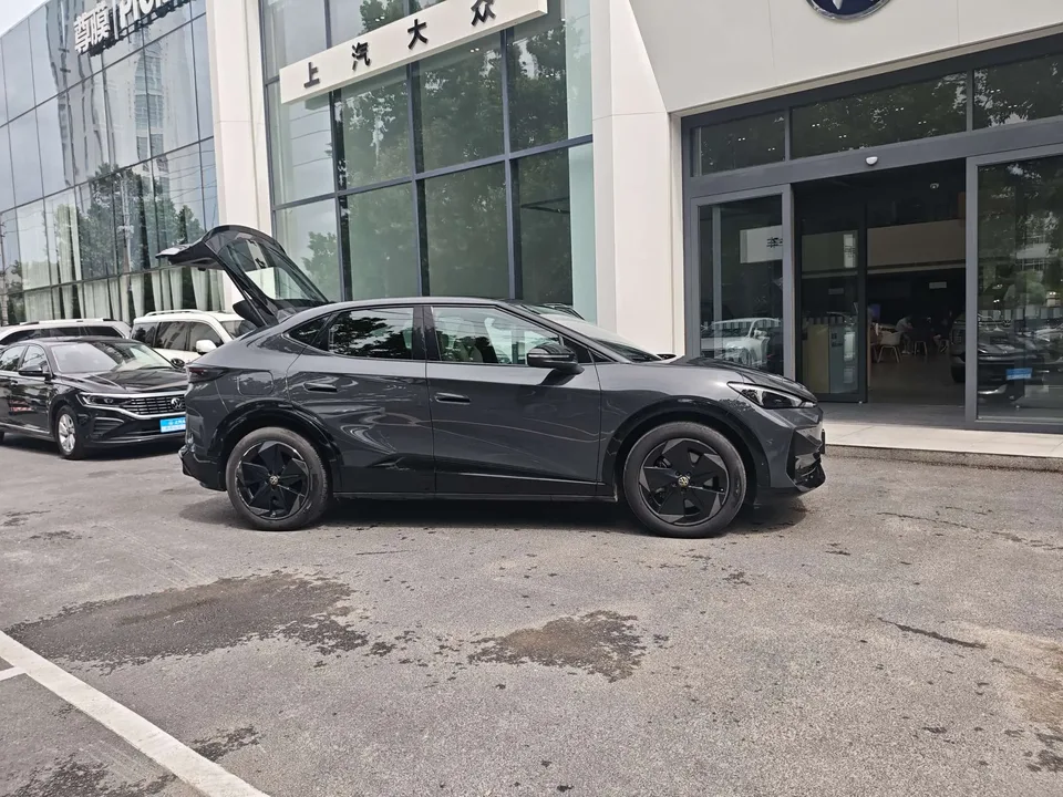 Volkswagen With the crowd06 Ultra 2025 — миниатюра 3