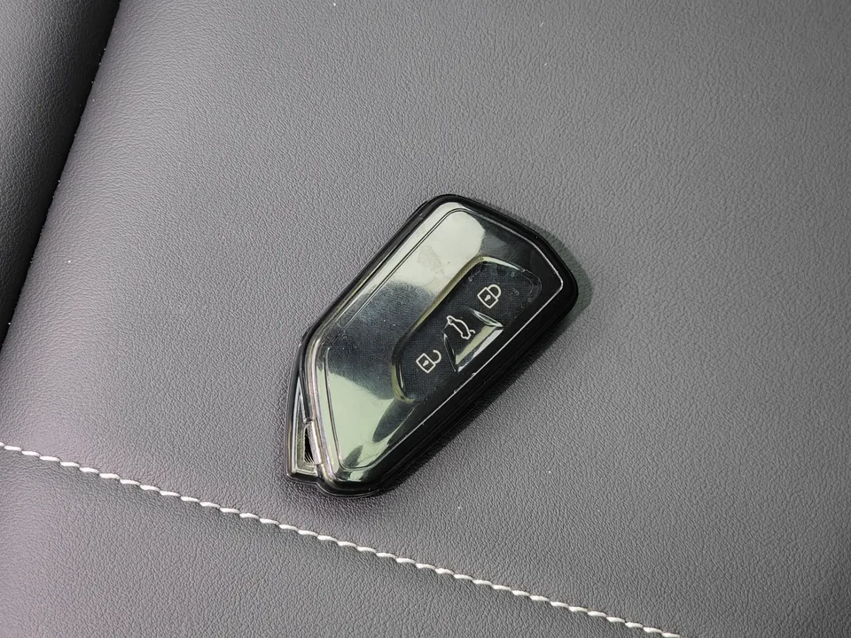 Volkswagen ID.4X Pure Intelligent Edition 2024 — миниатюра 3