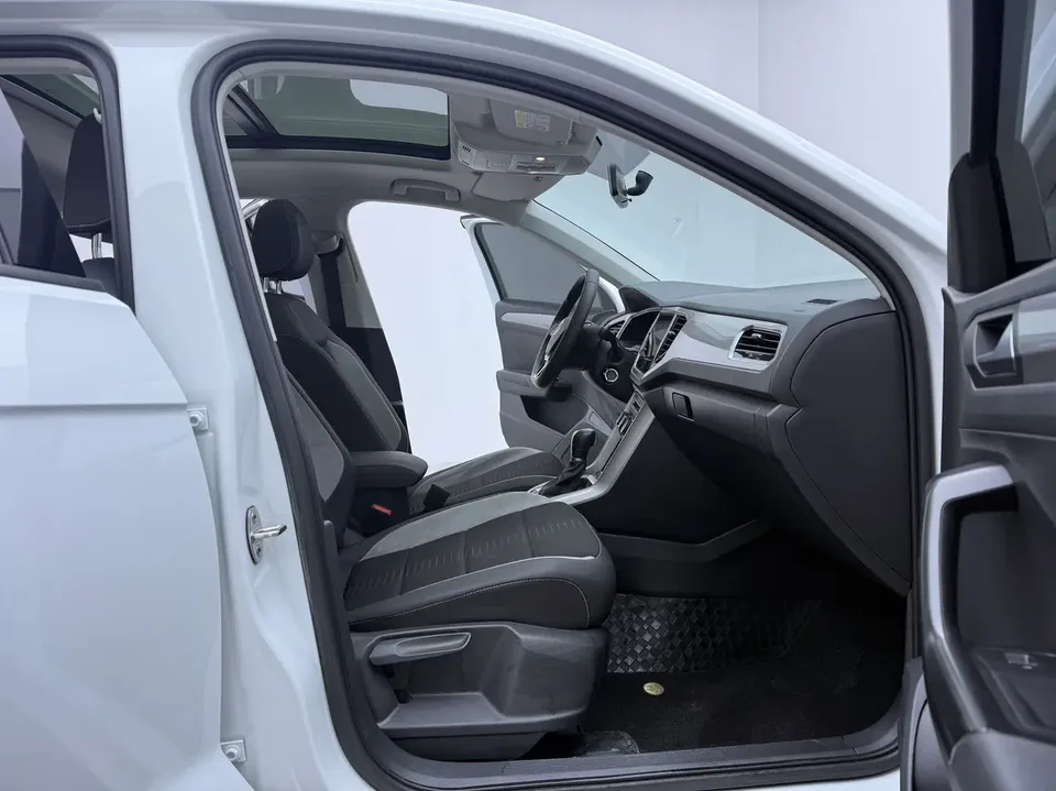Volkswagen T-Roc 2021 Tangeu 280TSI DSG Two-Wheel Drive Elite Smart Edition 2022 — миниатюра 3