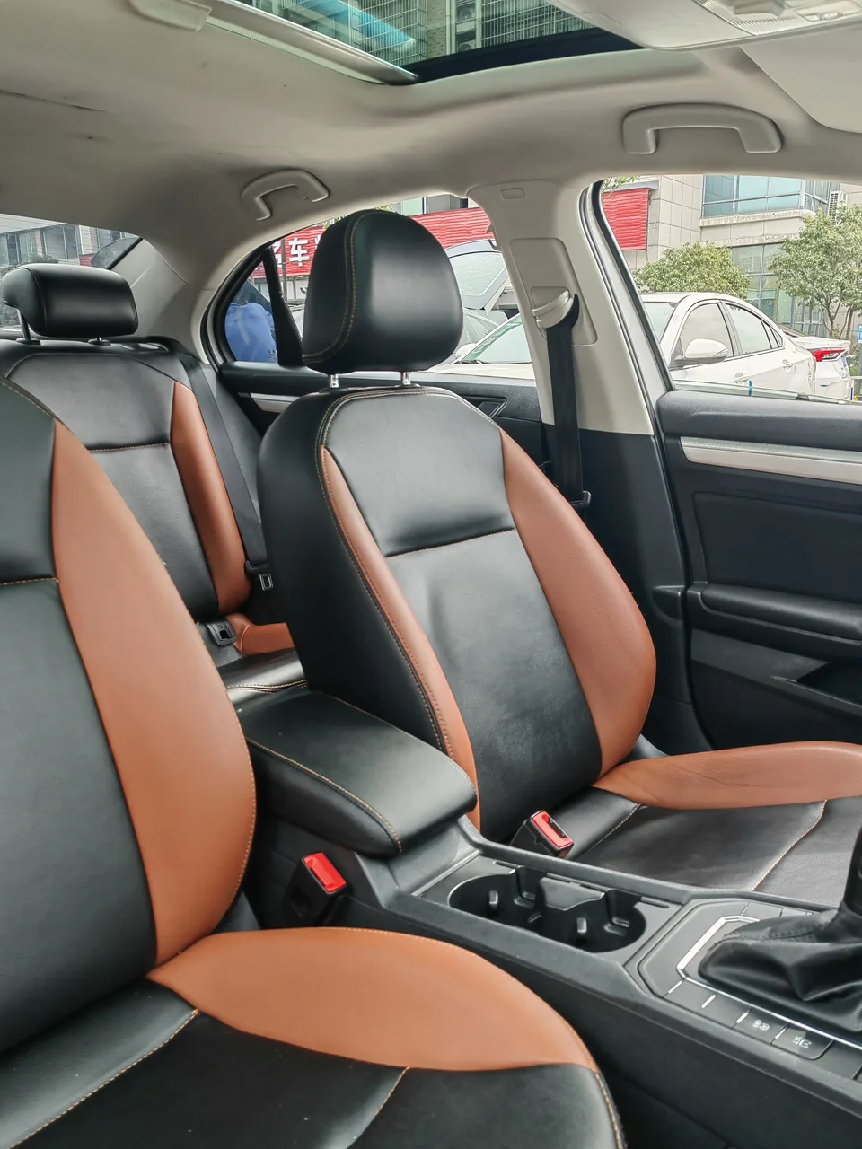 Volkswagen Lamando Lingdu 2021 230TSI DSG Fashion Edition 2022 — миниатюра 4