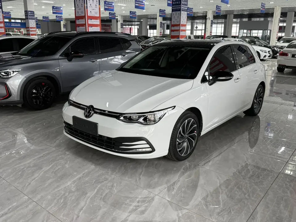 Volkswagen Golf golf 2021 280TSI DSG Pro 2022 — photo 1, buy with delivery to Moscow