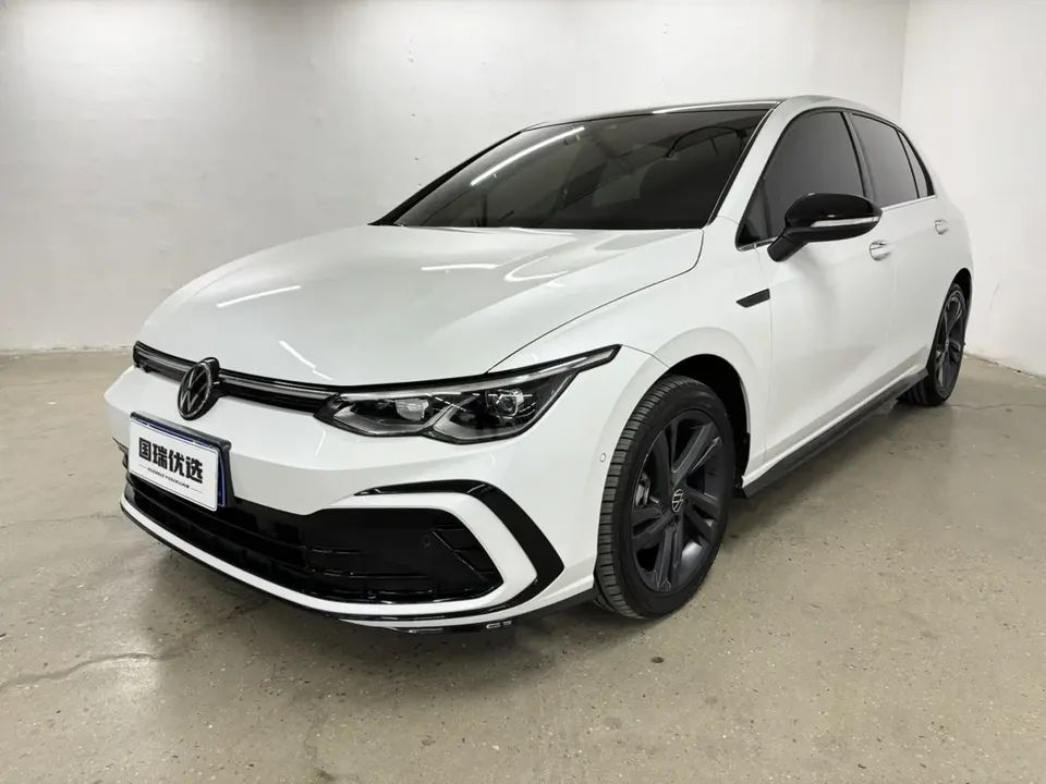Volkswagen Golf Golf 2021 280TSI DSG R-Line 2022 — фото 1, купить с доставкой в Москву