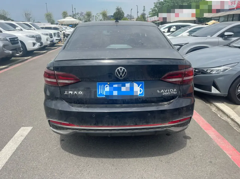Volkswagen Lavida 300TSI DSG Full Edition 2023 — миниатюра 2