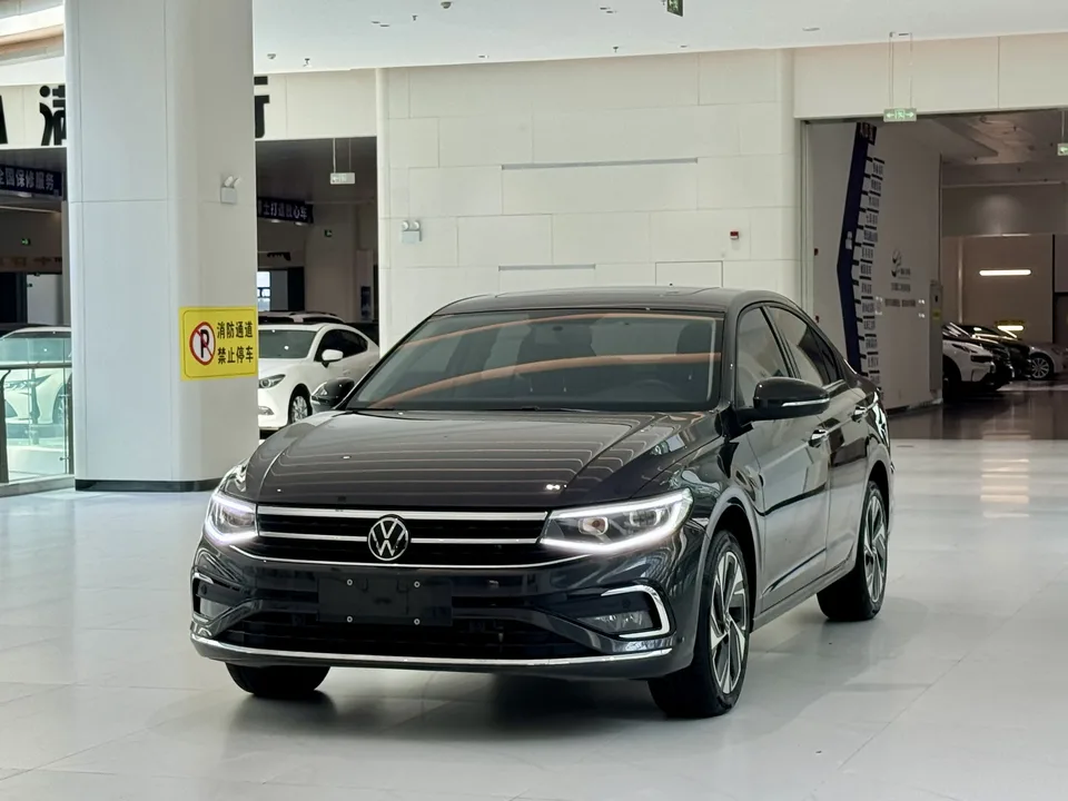 Volkswagen Bora Bora 2023 200TSI DSG Joy Travel PRO Edition 2024 — photo 1, buy with delivery to Moscow