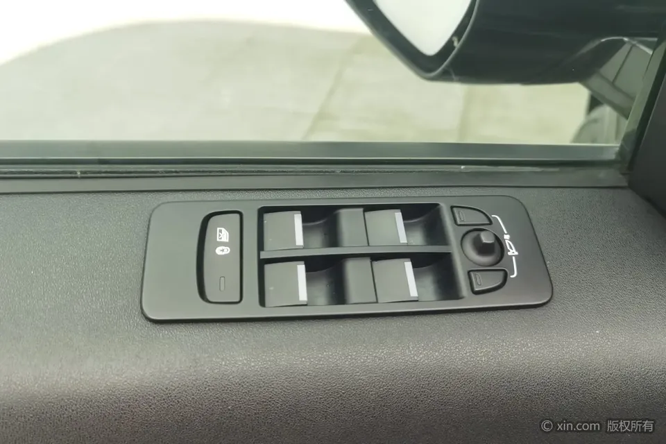 Land Rover Discover Sports 249PS R-Dynamic S Performance Edition 5-seater 2023 — миниатюра 5