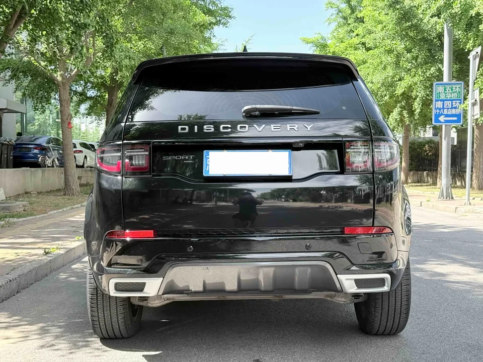 Land Rover Discover Sports Discovery Sport 2022 249PS R-Dynamic SE Performance Technology Edition 5 Seaters 2022 — миниатюра 2