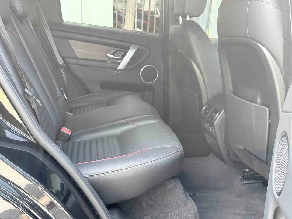 Land Rover Discover Sports Discovery Sport 2022 249PS R-Dynamic SE Performance Technology Edition 5 Seaters 2022 — миниатюра 4