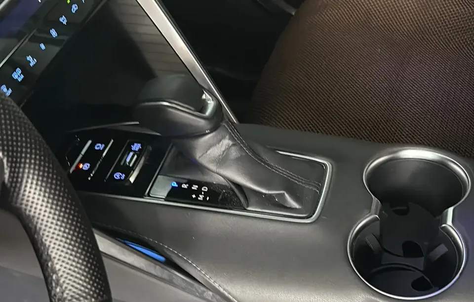 Toyota HARRIER Lingfang Harrier 2022 2.0L CVT 2WD Premium Edition 2022 — миниатюра 4