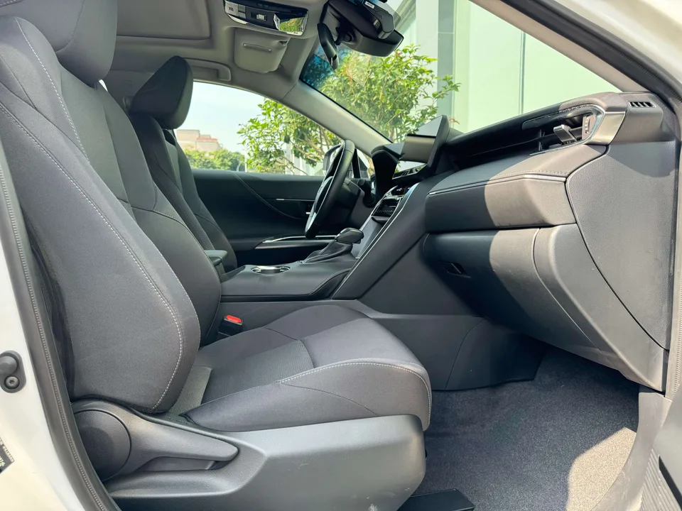 Toyota HARRIER 2.0L CVT 2WD Progressive Edition 2025 — миниатюра 5