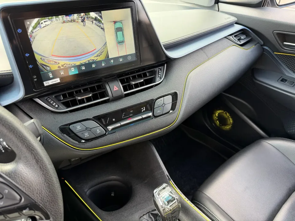 Toyota C-HR Hybrid Yize IZOA 2.0L Yixiang Edition 2022 — thumbnail 3