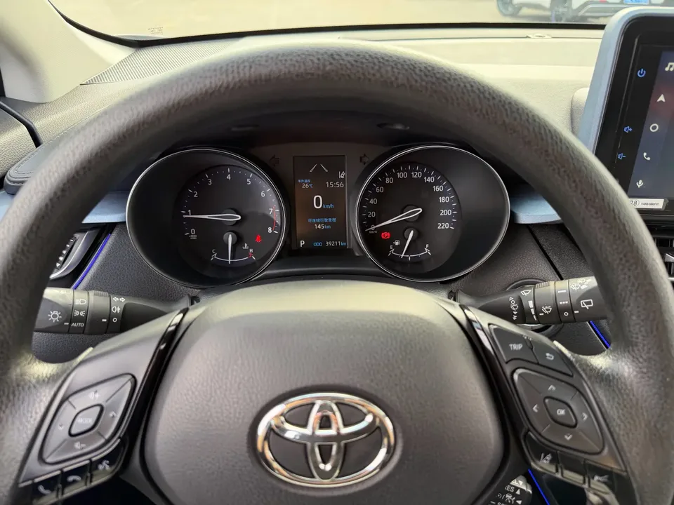 Toyota C-HR Hybrid Yize IZOA 2.0L Yixiang Edition 2022 — thumbnail 4