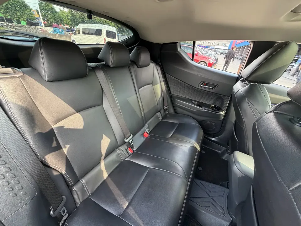 Toyota C-HR Hybrid Yize IZOA 2.0L Yixiang Edition 2022 — thumbnail 5