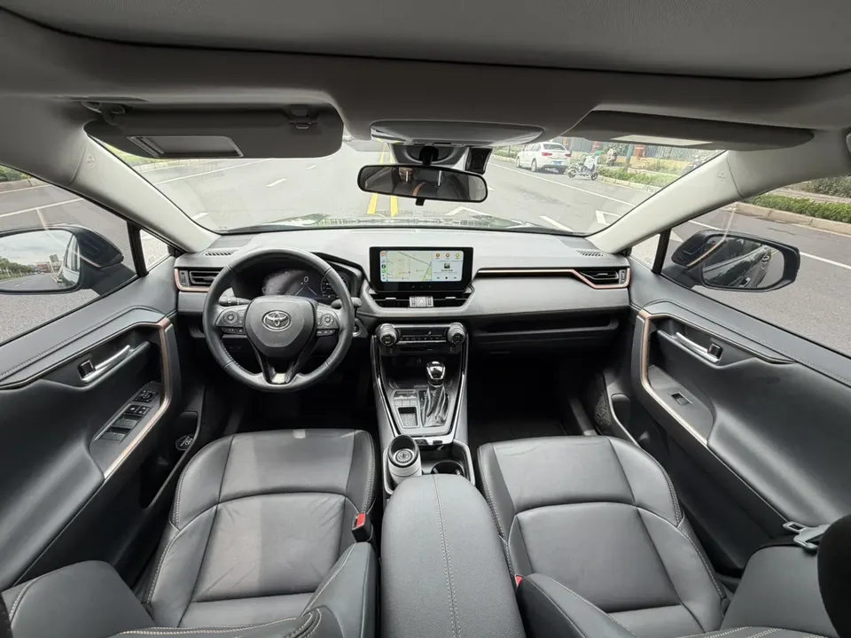 Toyota Willanda 2.0L two-wheel drive luxury PLUS version 2024 — миниатюра 5