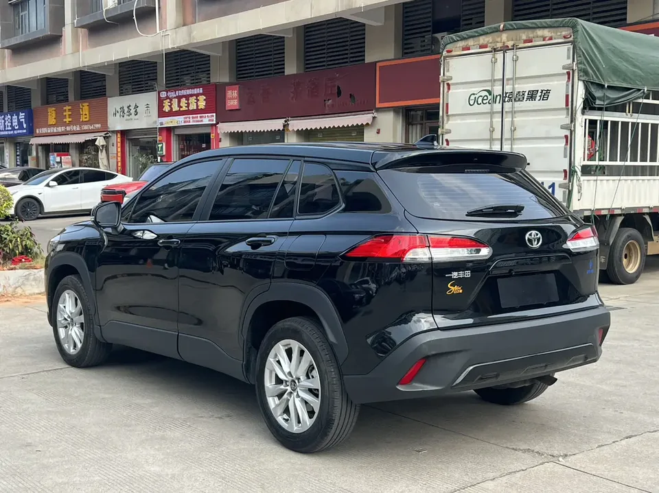 Toyota CorollaCross 2.0L CVT Pioneer Edition 2025 — миниатюра 4