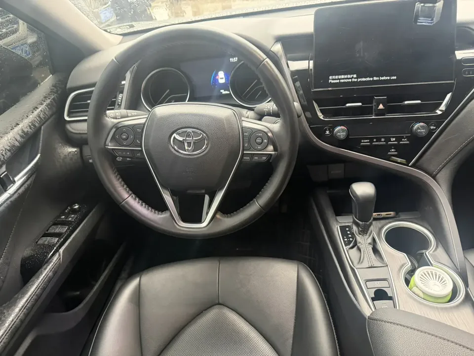 Toyota Camry 2.0G Deluxe Edition 2023 — миниатюра 4