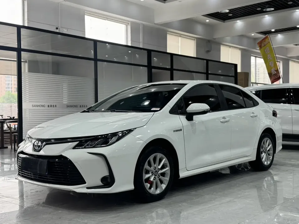 Toyota Corolla Corolla Intelligent Electric Hybrid Dual Engine 1.8L E-CVT Elite Edition 2023 — photo 1, buy with delivery to Moscow