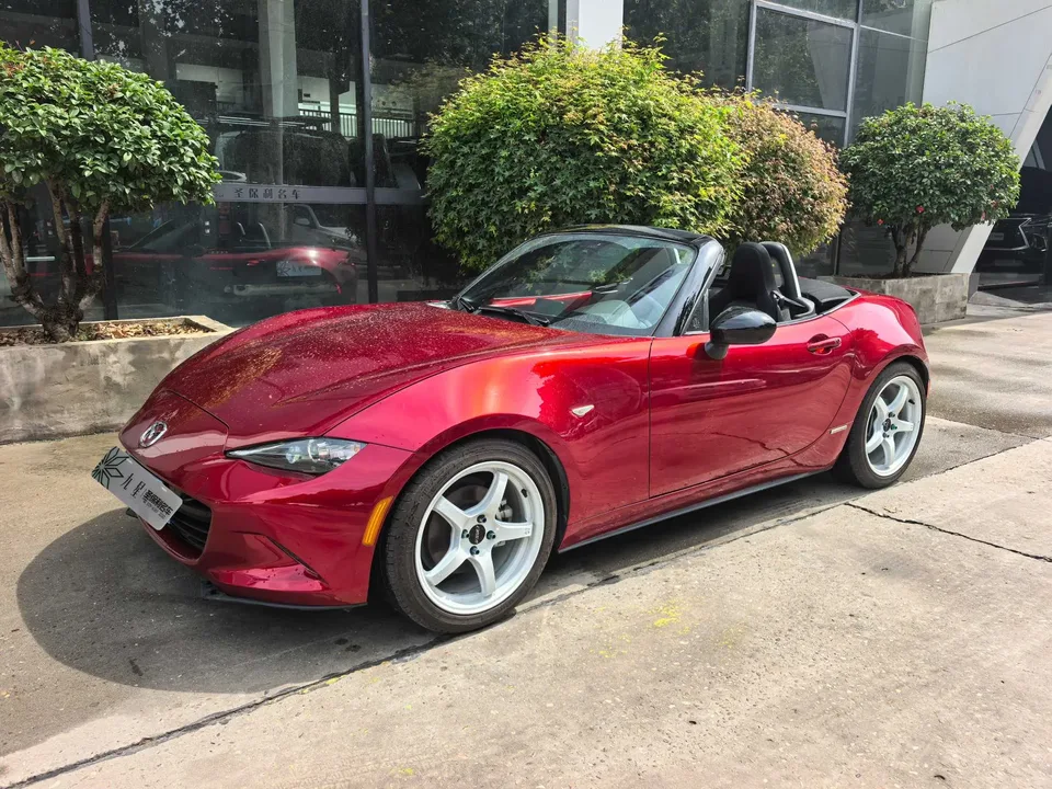 Mazda MX-5 2.0L manual rear drive 2-seater parallel import 2023 — миниатюра 4