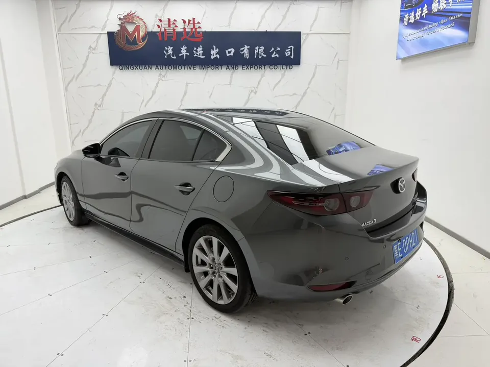 Mazda Axela Mazda3 2.0L automatic quality version 2022 — thumbnail 4