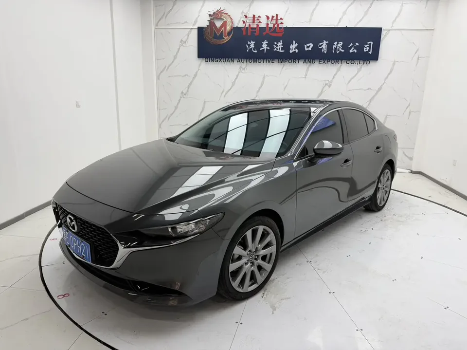 Mazda Axela Mazda3 2.0L automatic quality version 2022 — photo 1, buy with delivery to Moscow