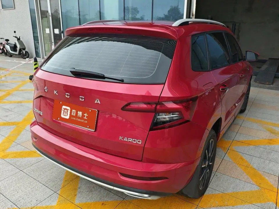 Skoda Karoq 2022 Karoq TSI280 Premium Edition 2022 — миниатюра 4